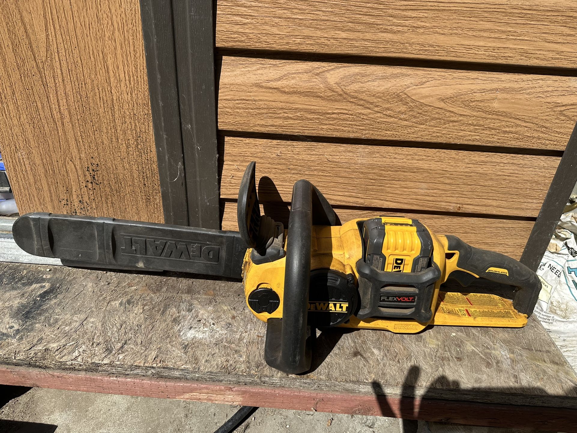 Dewalt 60 V chainsaw