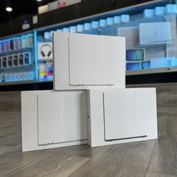 MacBook Air M5 Chip (Newest Model) ( Payment Plans Available / Planes De Pagos Disponibles )