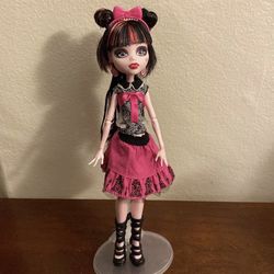 Mattel Monster High Picture Day Draculaura 10.5-Inch Doll