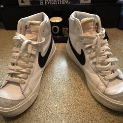 Nike Blazer 77 8.5 - 9 