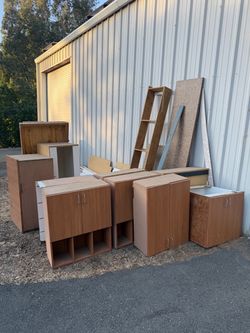 Cabinets an material table saw  all free!!!!