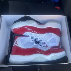Jordan 11s cherry red size 9