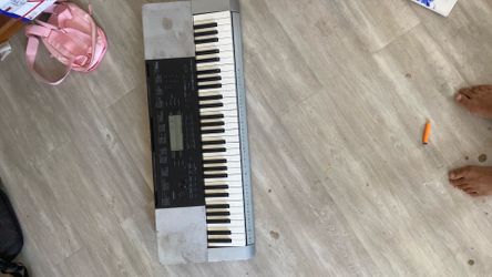 Battery powered piano works ok