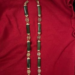 Vintage Gold Tone Green Jade Link Bracelet