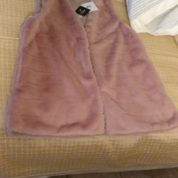 ** NEW ** Beautiul Super Soft Echo Faux Fur Vest; Size M/L; Paid $89 + Tax