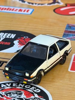 Tomica Toyota ae86 sprinter trueno Initial D 1/64