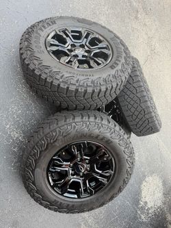 CHEVROLET SILVERADO ZR2 2026 WHEELS AND TIRES