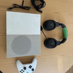 Xbox One S With Controller And Headset