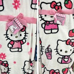 Hello Kitty Blanket Bundle 