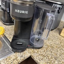 Used Keurig K-Brew+Chill Iced or Hot Single-Serve K Cup Coffee Maker Black: 70 oz Capacity, Electric, Uses Coffee Pods, Cold Brew, 9 Cup Capacity