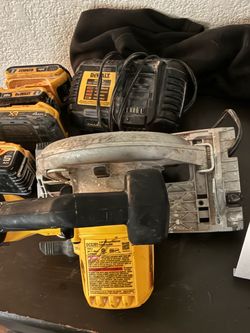 DeWalt 61/2 20V Cordless Circular Saw with Batteries and Charger