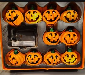Halloween 10 plastic molded Jack o lantern strobing lights set
