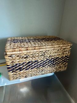 Woven storage Trunk with lid