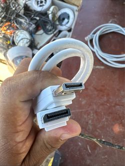 DisplayPort Cable
