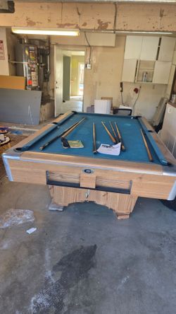 Pool table