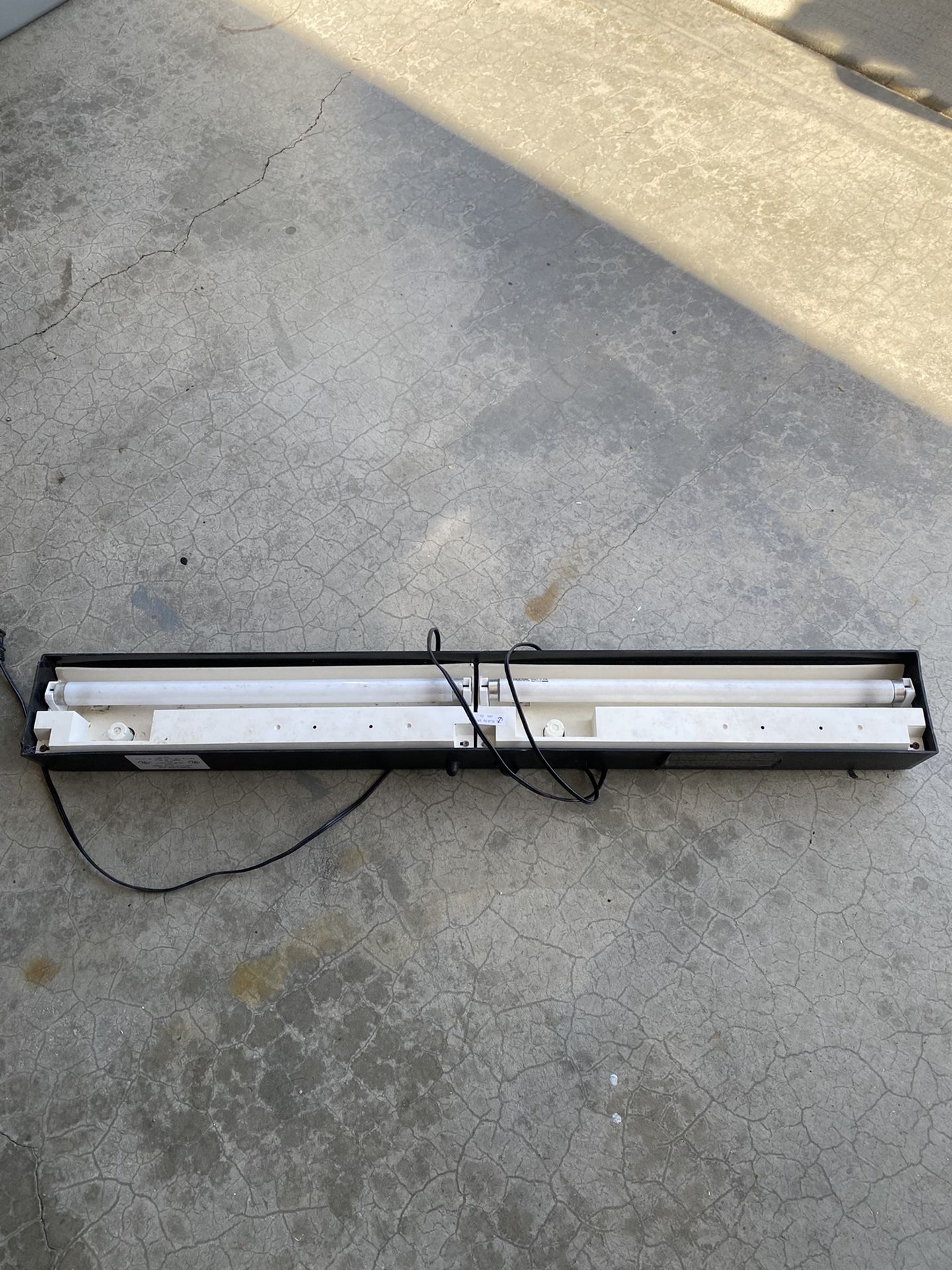 36 Inch Low Profile Light For Reptile Tanks
