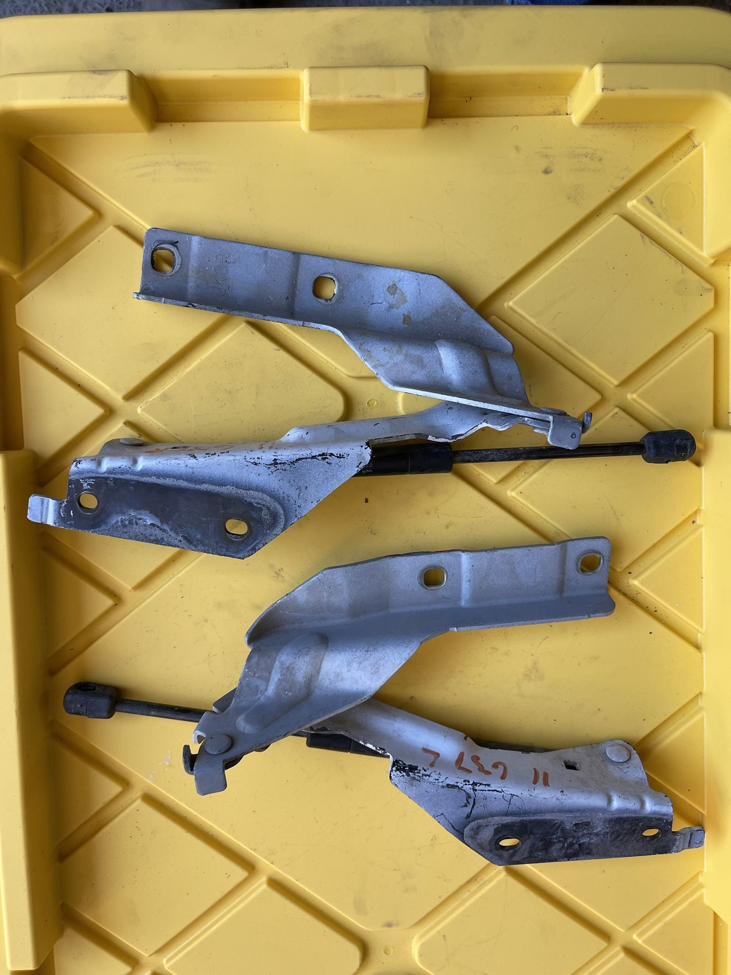 2011 G37 left and right Hood hinges 