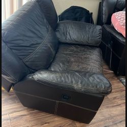 *PRICE REDUCED* LOVE SEAT COUCH SOFA