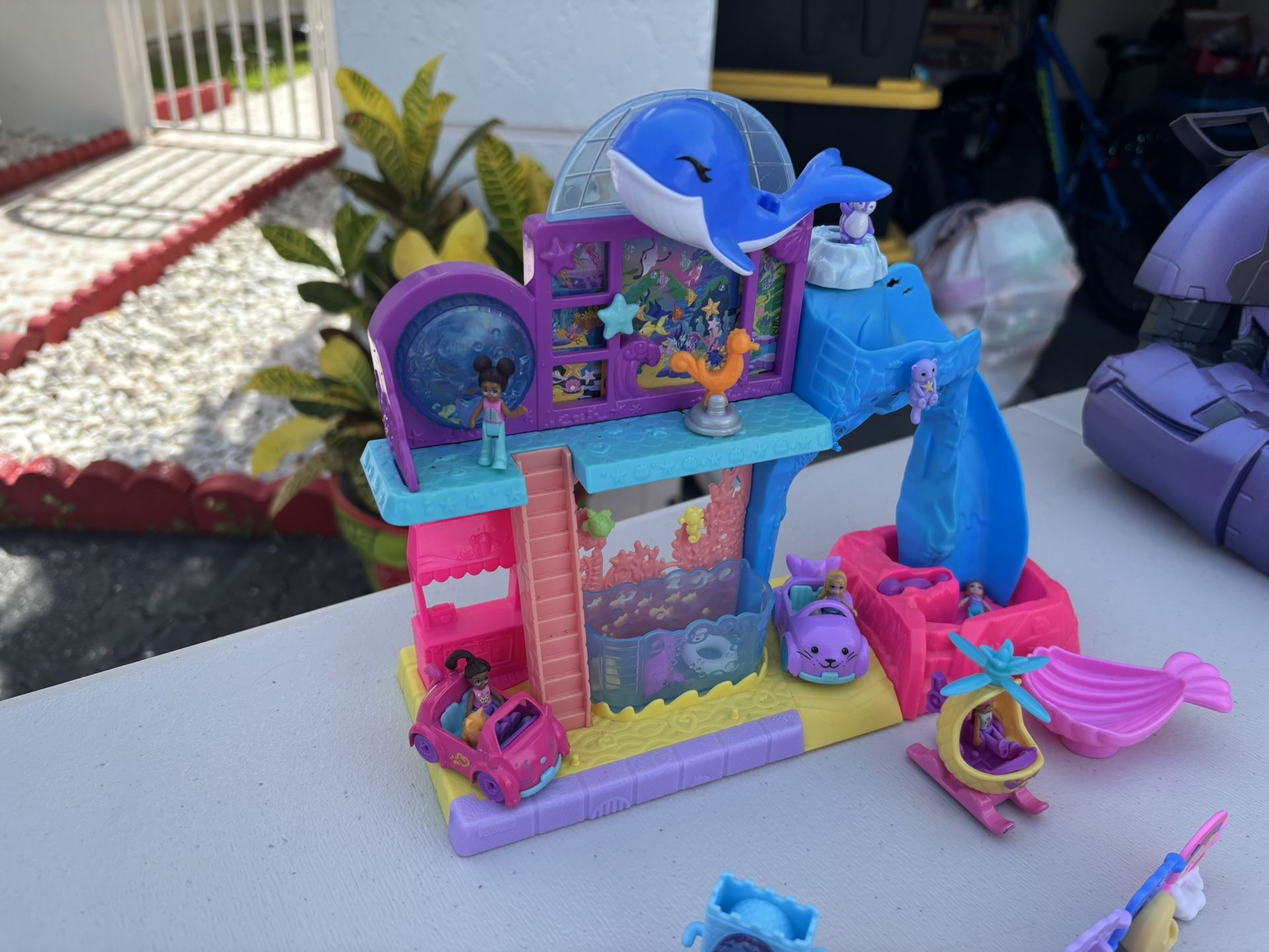 Polly Pocket Poolville Play set And Bracelet