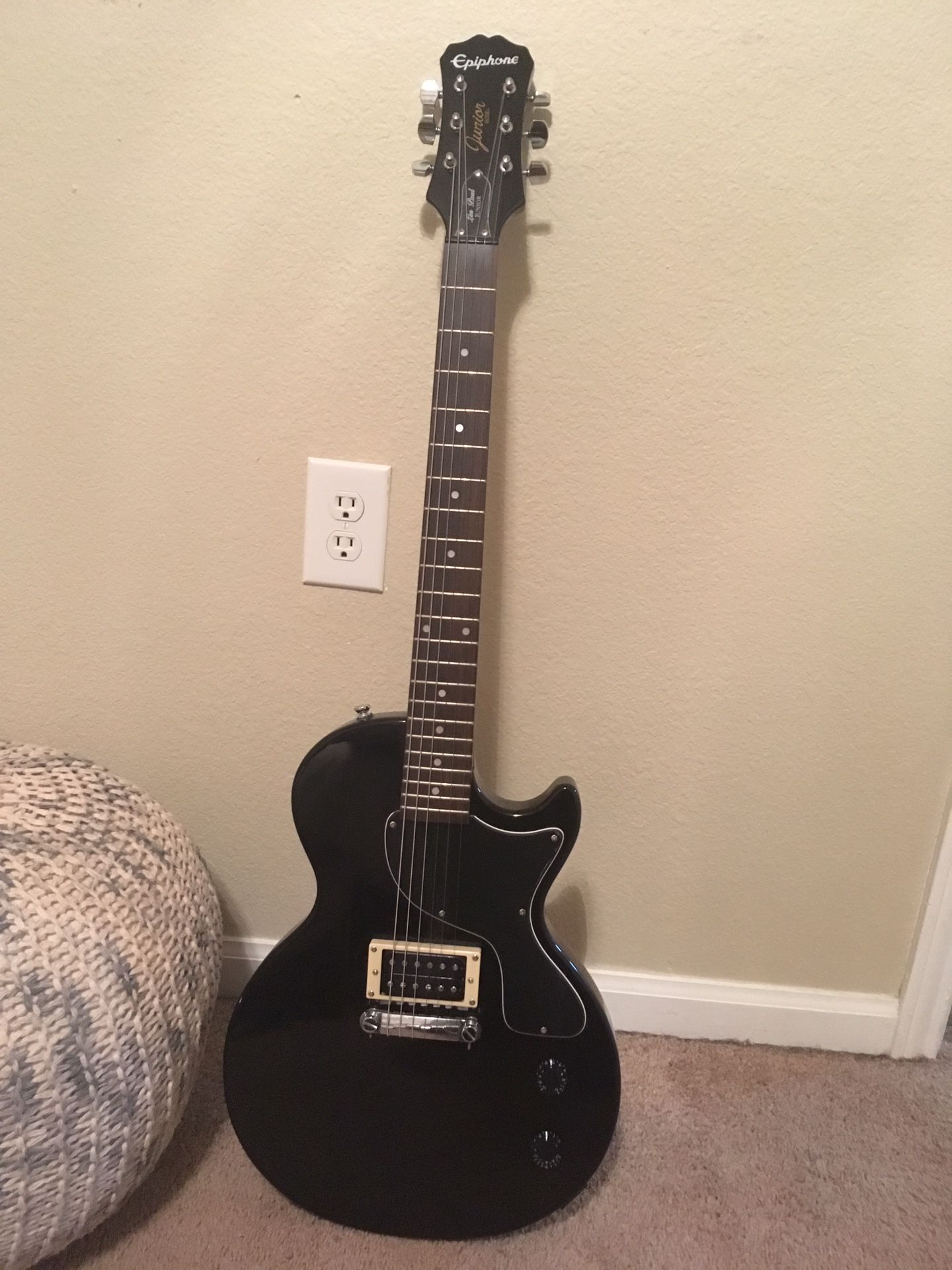 Black Epiphone Les Paul Junior Guitar