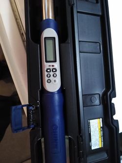 QUINN
1/2 In. Drive Digital Torque Wrench