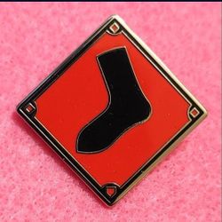 Chicago White Sox Silvertone RED & BLACK "DIAMOND" THROWBACK LOGO COLLECTOR'S Pin By Wincraft (UNUSED)😇 GREAT FOR HATS! Please Read Description.
