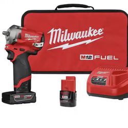 Milwaukee M12 Fuel Stubby 3/8 Impact Wrench Kit 2554-22