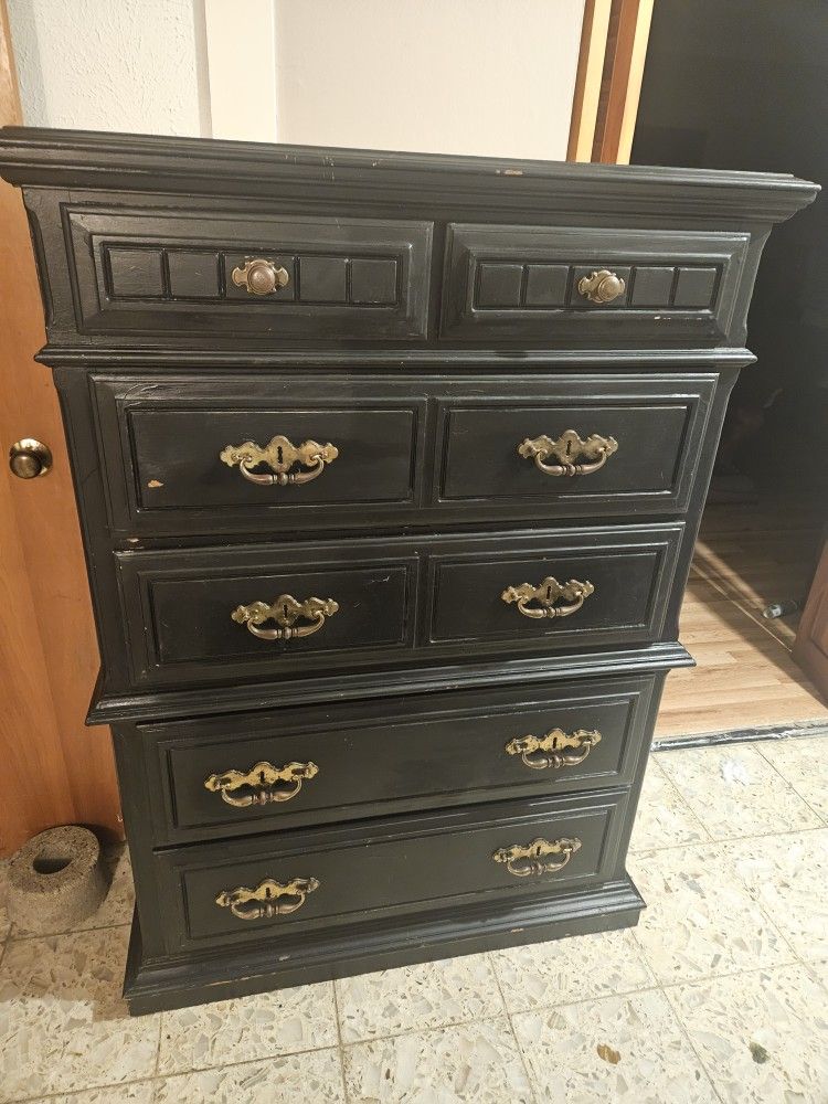 Dresser