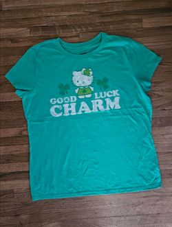 HELLO KITTY "GOOD LUCK CHARM" LOGO ADULT WOMEN XLARGE SIZE GREEN T-SHIRT PRE-OWNED