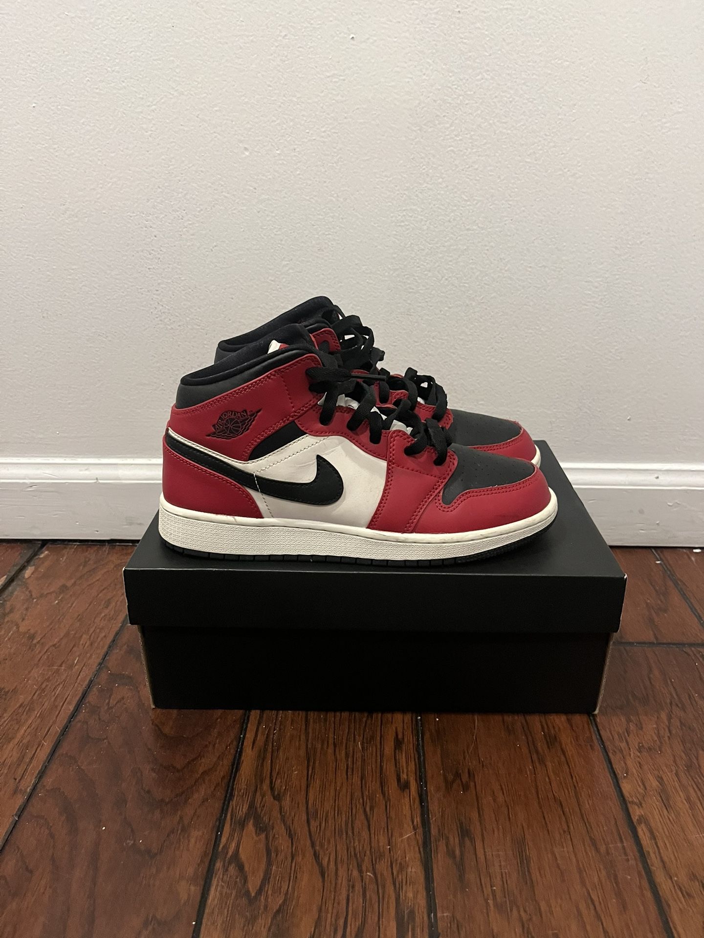 Jordan Mid Chicago Black Toe Size