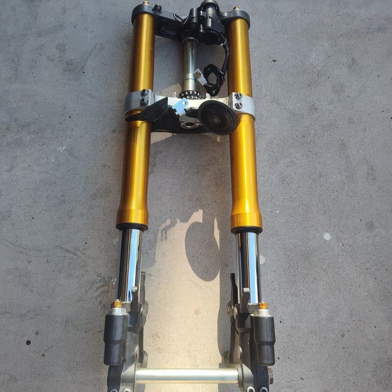 Yamaha R6 Front Forks Triple Tree And Axle NOT BENT