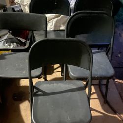 5 Folding Chairs 
