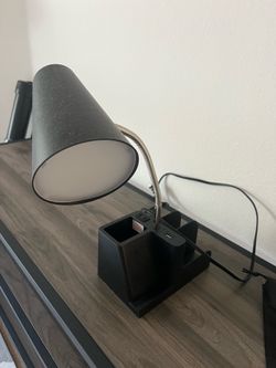 Desk lamp