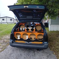 Pared De Musica Urge venta, Se Le Puede Adaptar A 4 Runner, Venza Ect