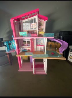 Barbie Dream House FREE (damaged)