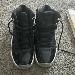 Black Jordan 11’s