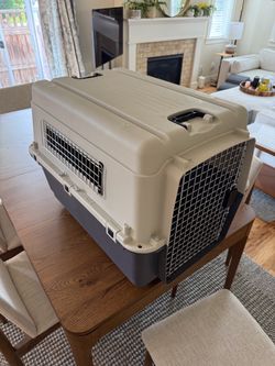 Large Hard-Sided Pet Travel Crate
