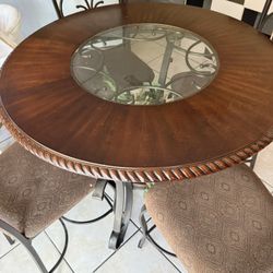 Round Dining Table