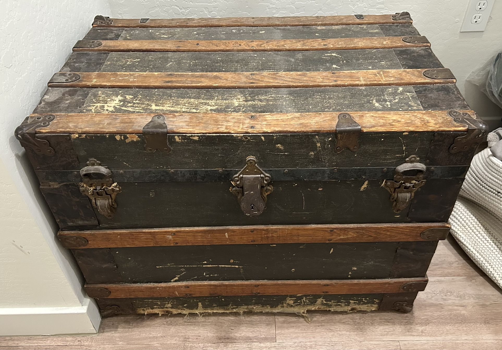 Antique Eagle Lock Co Steamer Trunk