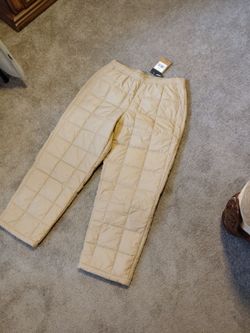 *Northface snowboard pants*
