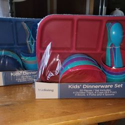 🙂NEW 20 PIECE KIDS DINNERWARE SET. BLUE, RED, PURPLE SET AVAILABLE