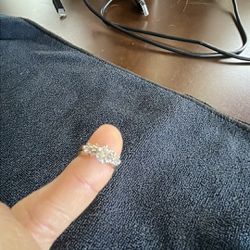 Wedding Ring, Total Weight Is One Carat
