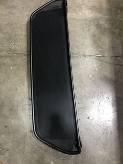 Mercedes 560sl back wind screen.