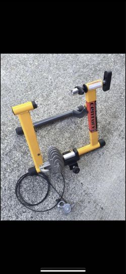  NEW Travel Trac Century Fluid Bike Trainer