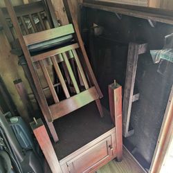 (Must Sell)Table and 4 Chairs