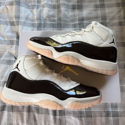 DS AIR JORDAN 11 RETRO “NEOPOLITAN” 
