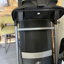 Nordic Track C1100i Treadmill