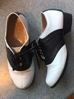 Saddle shoes size 6