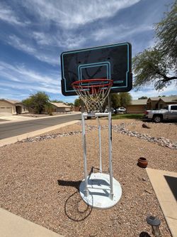 Adjustable lifetime hoop