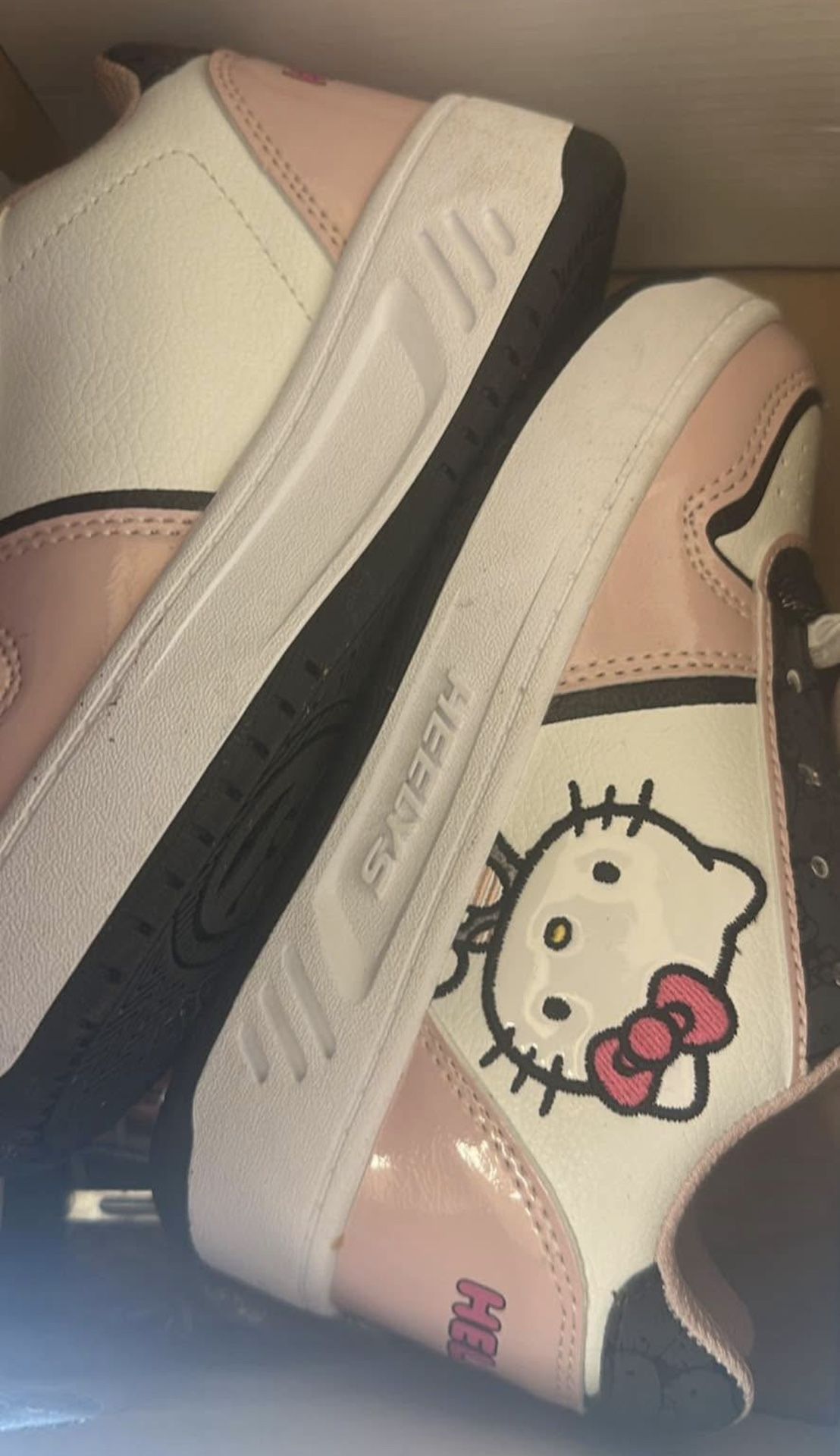 Hello Kitty Heelys